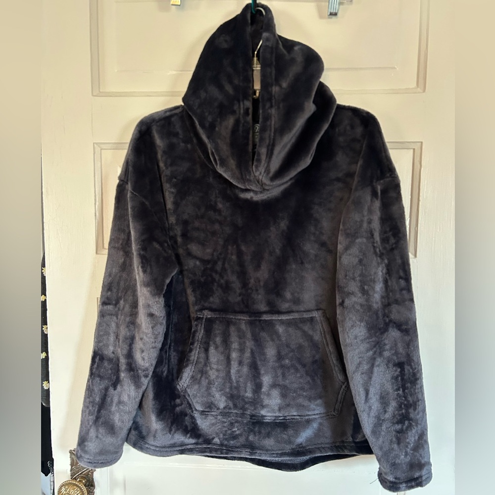 Champion Charcoal Fleece Furry Pullover Hoodie w/ Kangaroo Pockets. Size Medium